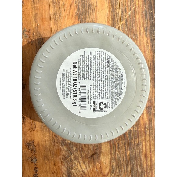 Better Homes & Gardens Cashmere & Teak 2-Wick Scented Candle 18‎ oz - Picture 5 of 5